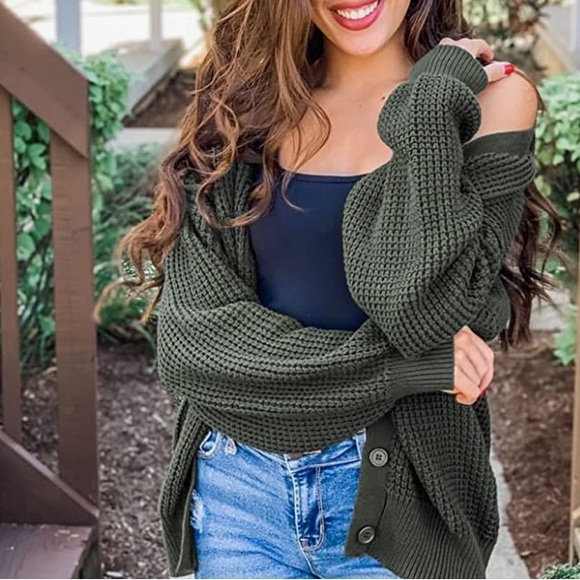 Qualvort - Free People Sweaters - Oversized dark green knit cardigan - Medium